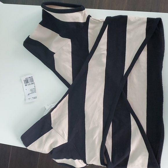 Stripped Crop Top - Picture 2 of 2